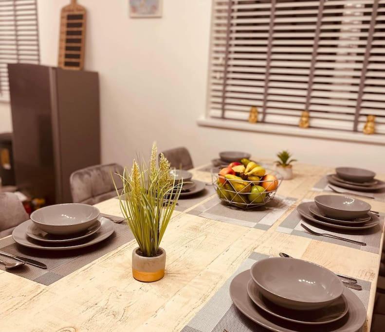 Luxury Suite 3 Bed Apartment Sleeps 6-8 Blackpool Zewnętrze zdjęcie